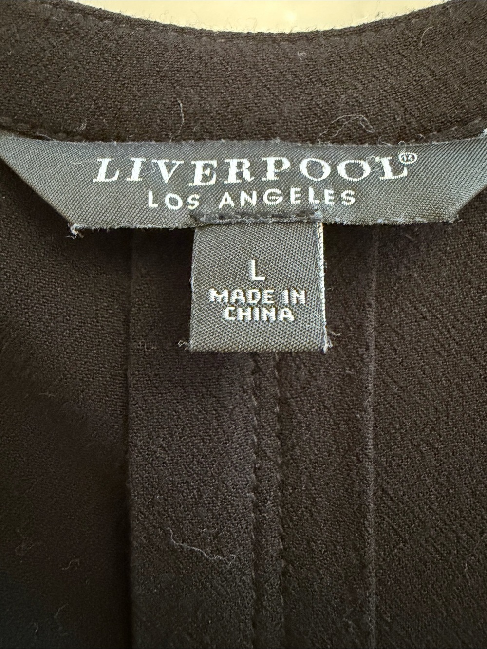 Liverpool Los Angeles Black Pleated V-Neck Flutter Sleeve Blouse - Size Large - Picture 3 of 4